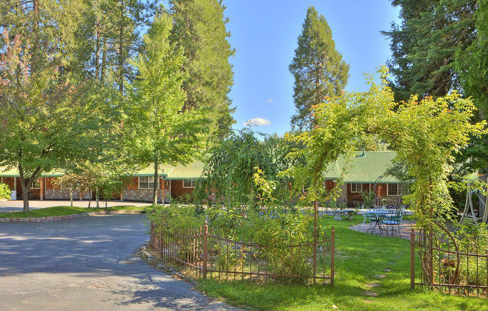 Strawberry Valley Inn Маунт-Шаста Экстерьер фото