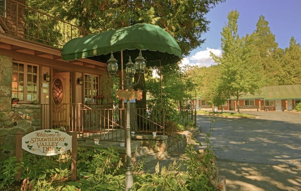 Strawberry Valley Inn Маунт-Шаста Экстерьер фото