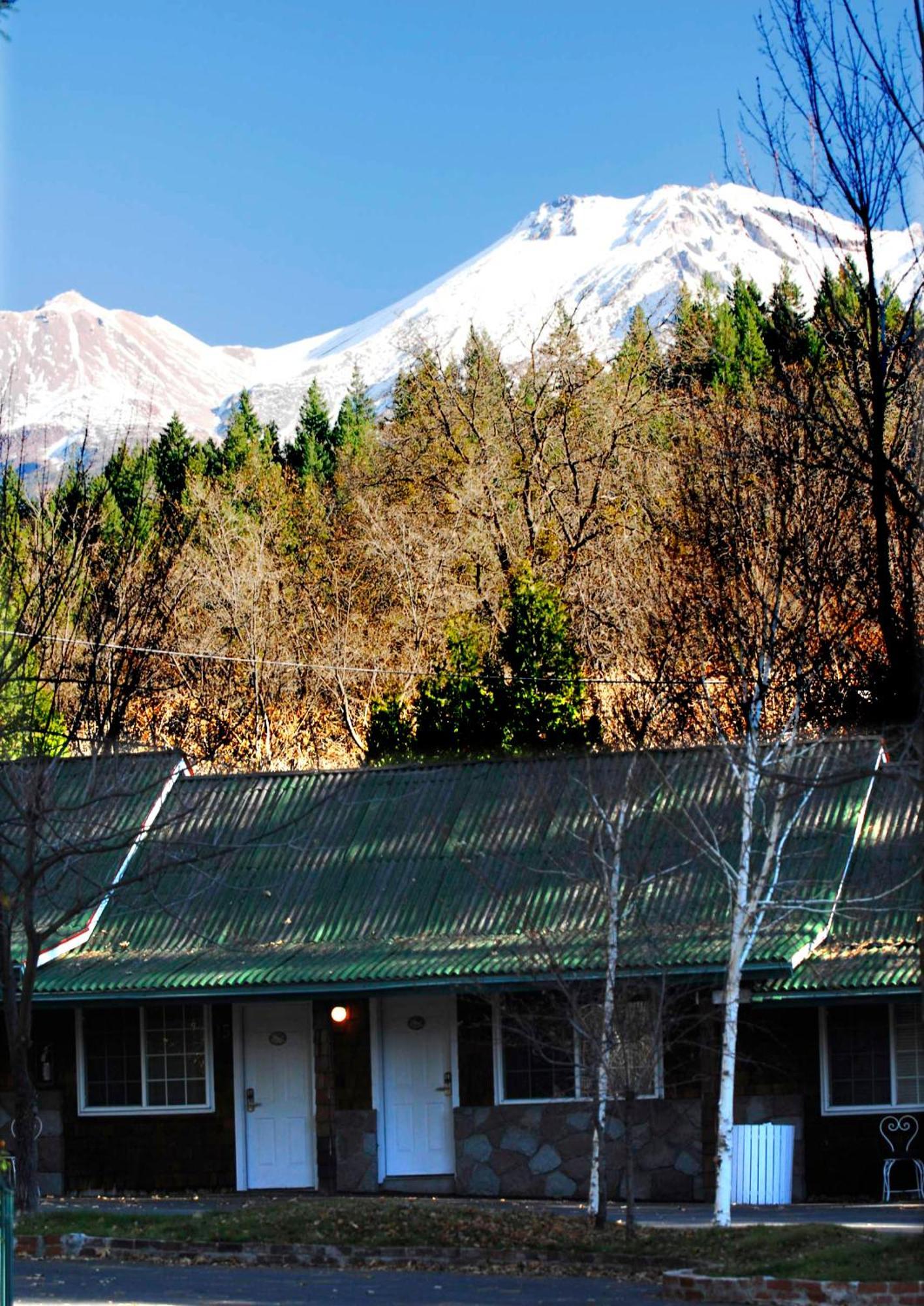 Strawberry Valley Inn Маунт-Шаста Экстерьер фото