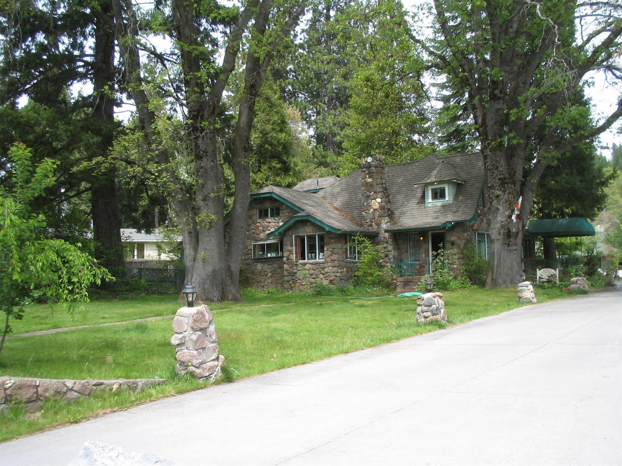 Strawberry Valley Inn Маунт-Шаста Экстерьер фото